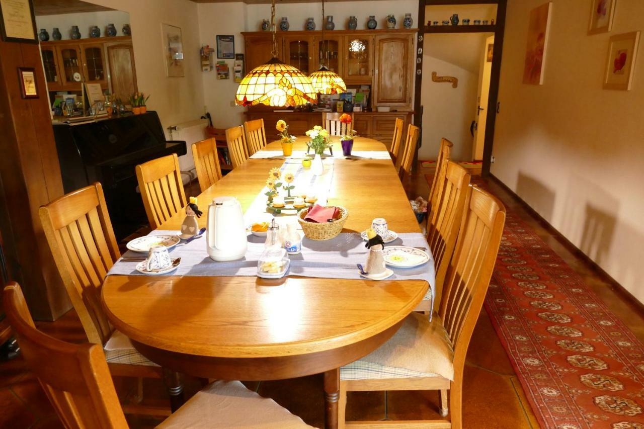 Pension Haus Ursula โคเบลนซ์ ภายนอก รูปภาพ